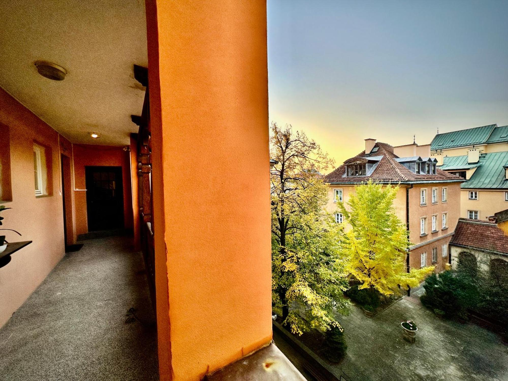 Old Town Best View Wifi 300 Mb/S Huge Screen Netflix Appletv Amazontv Warszawa Zewnętrze zdjęcie