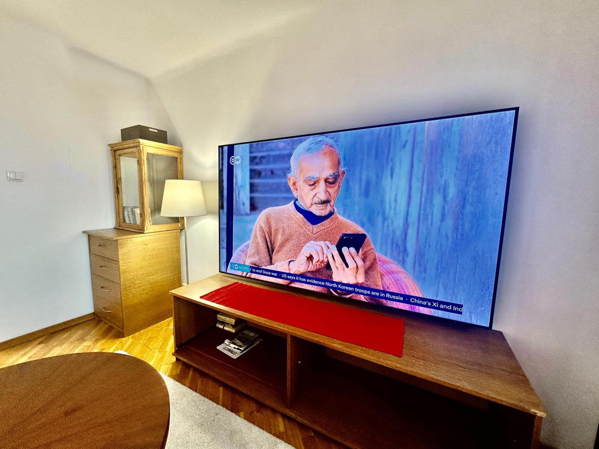 Old Town Best View Wifi 300 Mb/S Huge Screen Netflix Appletv Amazontv Warszawa Zewnętrze zdjęcie