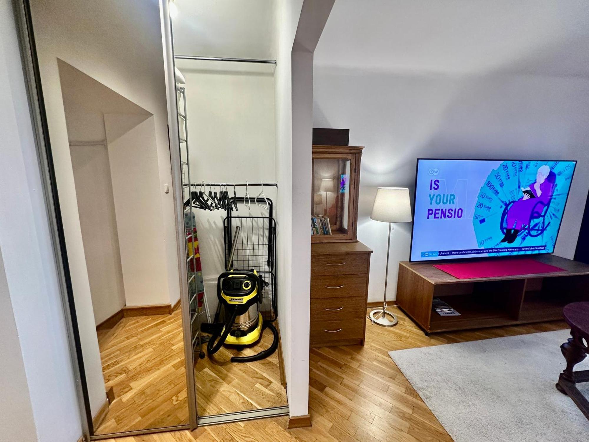 Old Town Best View Wifi 300 Mb/S Huge Screen Netflix Appletv Amazontv Warszawa Zewnętrze zdjęcie